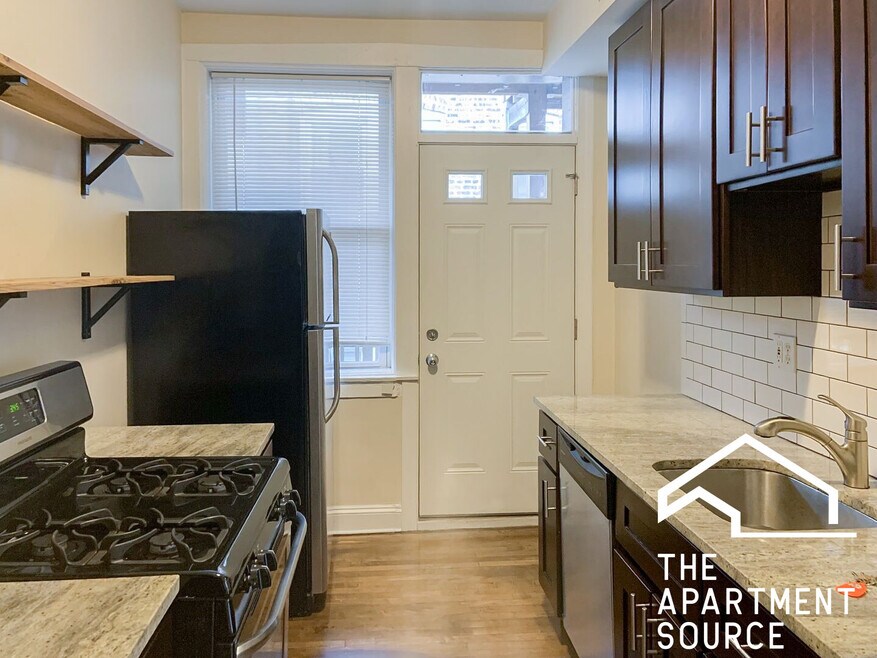 857 W Cornelia Ave unit 3S, Chicago, IL 60657 - photo 1