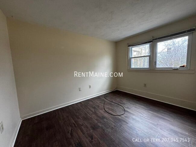 7 Gilchrest St Place unit 2, Thomaston, ME 04861 - photo 3