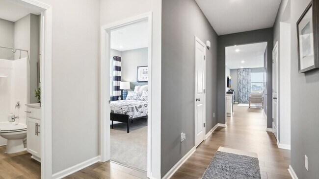 1366 Foxtail Ln, Whiteland, IN 46184 - photo 2