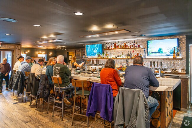 Pines Public House offers a warm atmosphere with diverse selections of food and drinks in Ocean Pines.