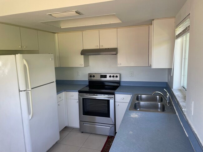 623 92nd Ave N unit 623, Naples, FL 34108 - photo 5