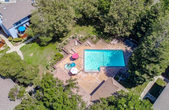 HOA Facilities included