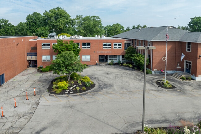 There are 19 full time and 5 part time teachers at St. Joseph School .