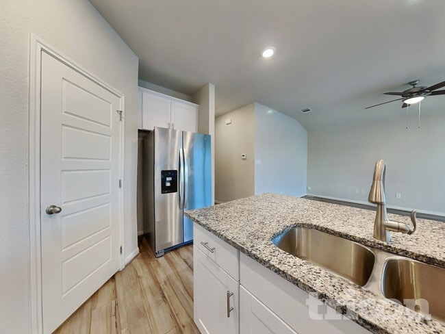 5803 Zoey Way, Saint Hedwig, TX 78152 - photo 5