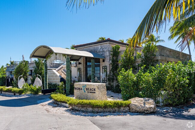 NOMA Beach at Redfish is a popular seafood restaurant among residents of Snapper.