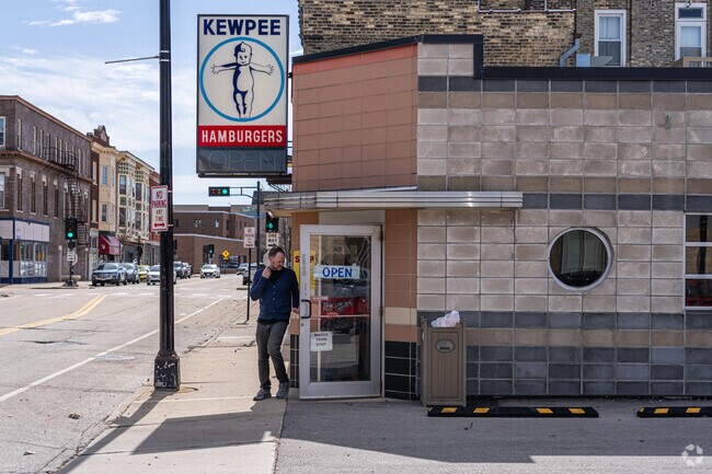 Kewpee Sandwich Shop serves classic burgers in a retro diner that's been open since 1926.