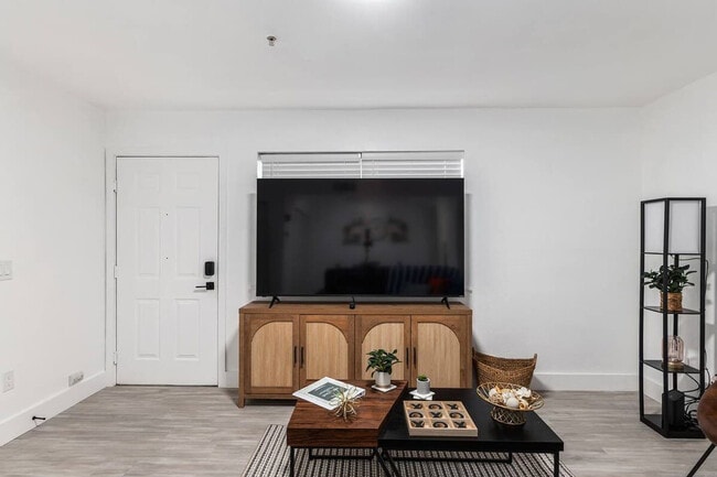 2360 SW Archer Rd unit ID1356332P, Gainesville, FL 32608 - photo 2