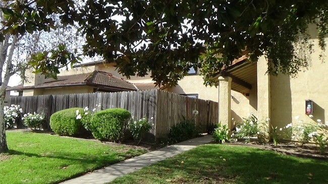 701 Summerwood Ln, Lompoc, CA 93436 - photo 2