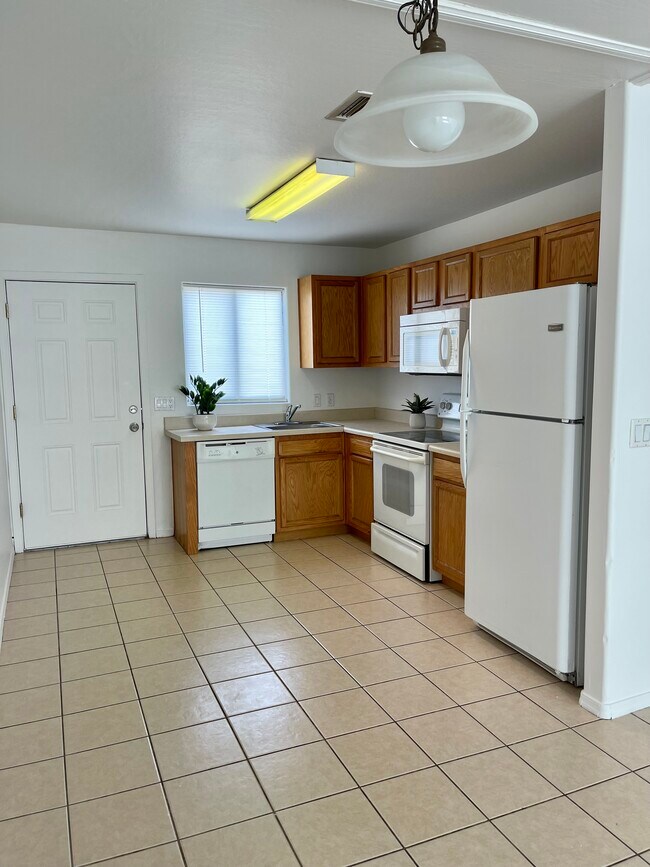 3940 N Kioha Dr Unit B, Eloy, AZ 85131