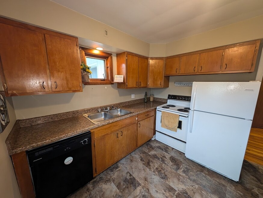 Chenango Courtyard, Binghamton, NY 13901 - photo 1