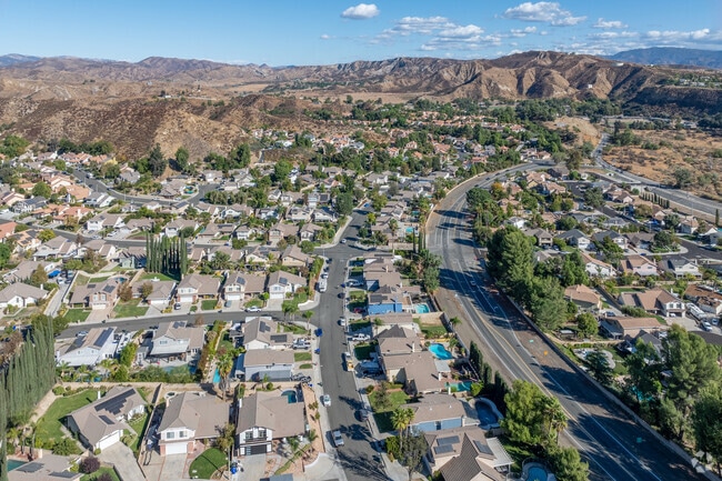 Santa Clarita is attractive to homebuyers because of its great schools and close access to open space.