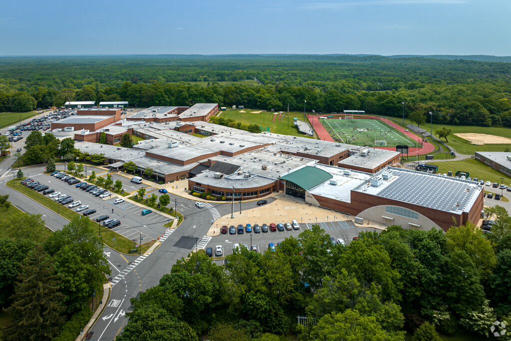 Ridge High School, in Basking Ridge, NJ, is a comprehensive, four-year public high school with an
enrollment of approximately 1735 students.
