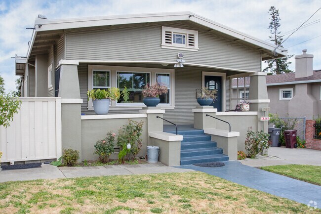 Craftsman-style homes are the most common home type in Harrington.