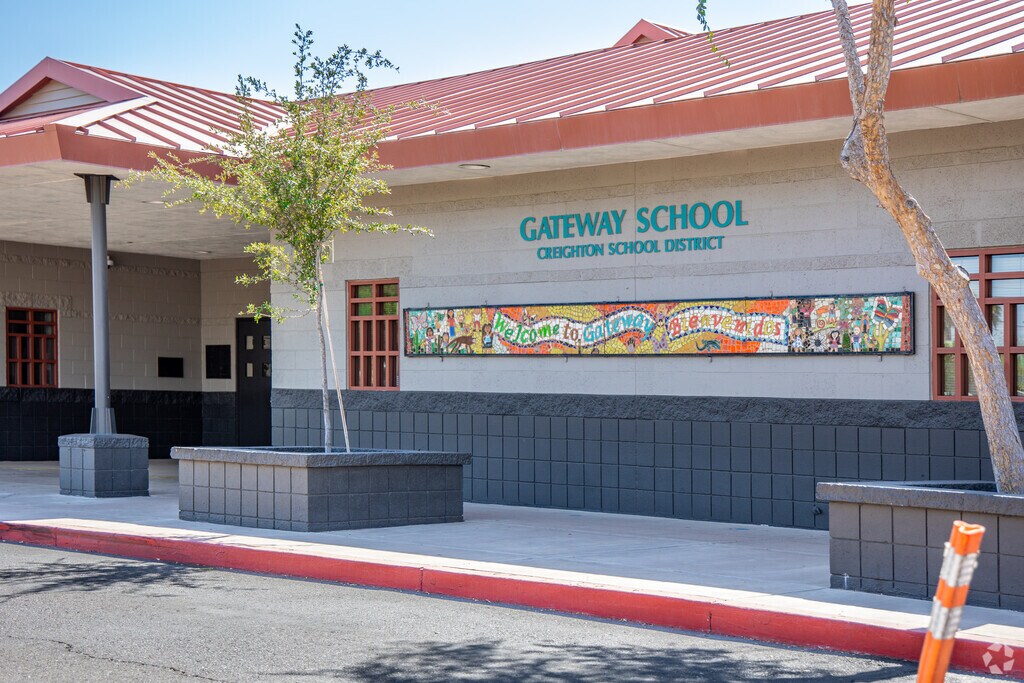 Gateway School is a great school in the Papago neighborhood in Phoenix.