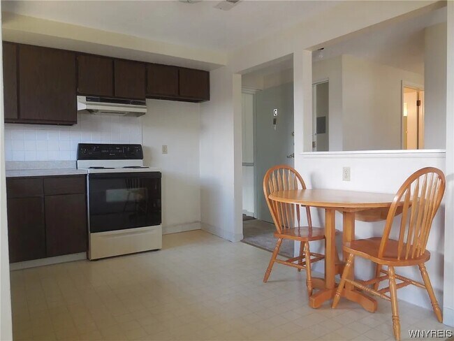 3920 Ridge Lea Rd unit C, Buffalo, NY 14228 - photo 6