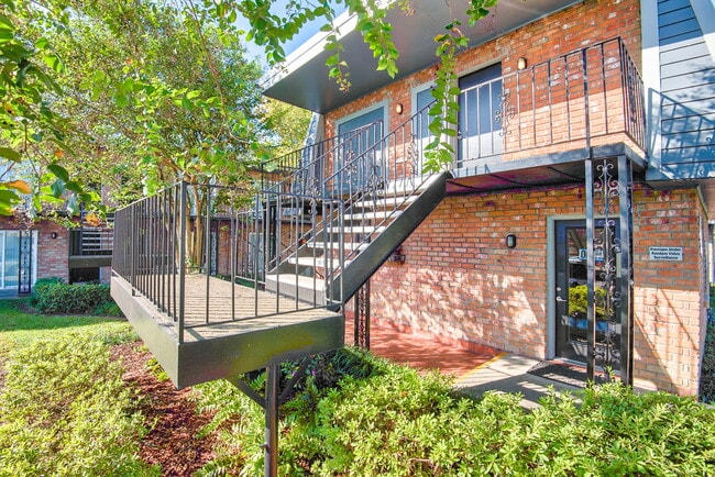 Villas at Emerald Park, Gretna, LA 70056 - photo 2