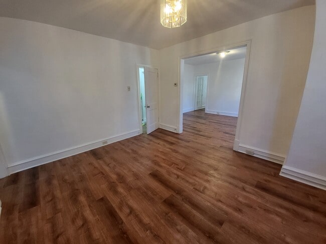 6643 Chew Ave unit 2nd Floor Apt., Philadelphia, PA 19119 - photo 4