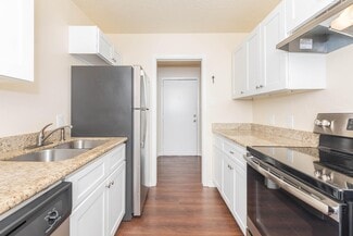 1960 Camelot St Unit Regency, Orange, TX 77630