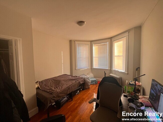 1189 Commonwealth Ave unit 13, Boston, MA 02134 - photo 5