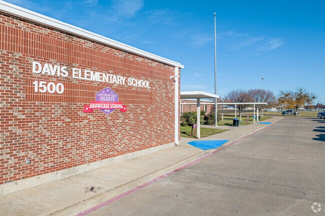 Davis Elementary School serves students from Pre-K through 5th grade in Royse City.
