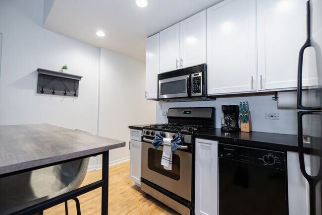 2544 N Burling St unit ID1319106P, Chicago, IL 60614 - photo 5