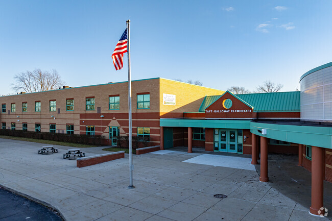 Main entrance at Taft-Galloway Elementary School.