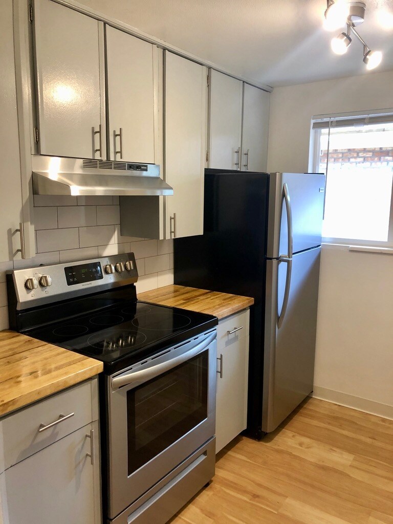 713 Collyer St unit E, Longmont, CO 80501 - photo 1