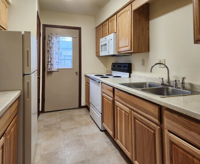 605 Clark St unit 607 Clark Street, Reedsburg, WI 53959 - photo 5