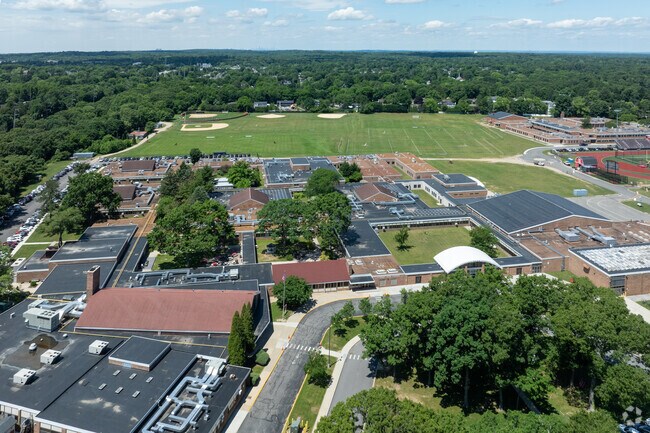 Syosset High School is ranked #259 nationally.
