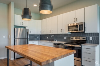 131 E Lakeside St, Madison, WI 53715
