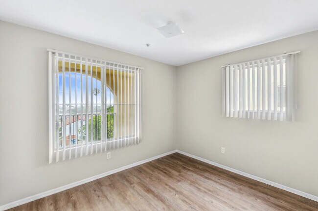 Harvard Yard and Glenmary Senior Affordable  Apartments, Los Angeles, CA 90047 - photo 5