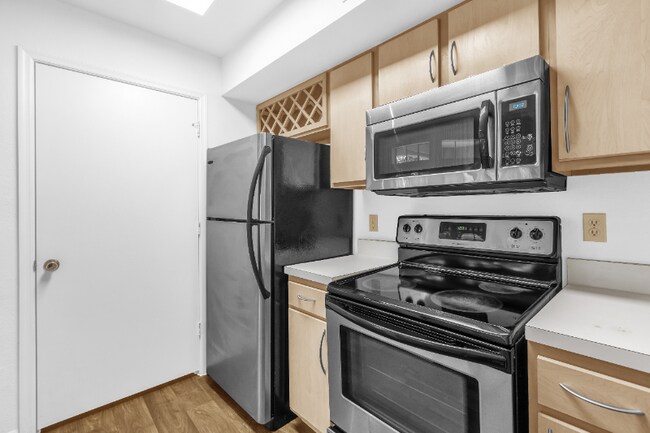 7360 Westpointe Blvd unit 131, Orlando, FL 32835 - photo 2