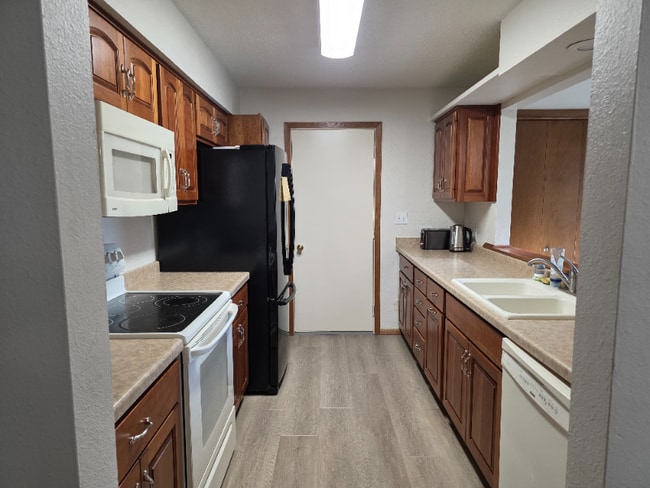 1119 Kennedy St, Ames, IA 50010 - photo 2