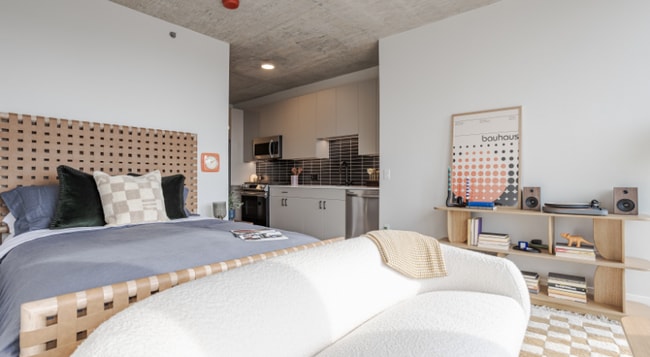 1125 W Carroll Ave, Chicago, IL 60607 - photo 2