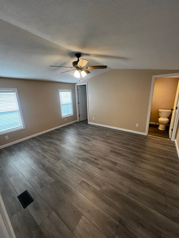 911 West Ave, Webster City, IA 50595 - photo 5