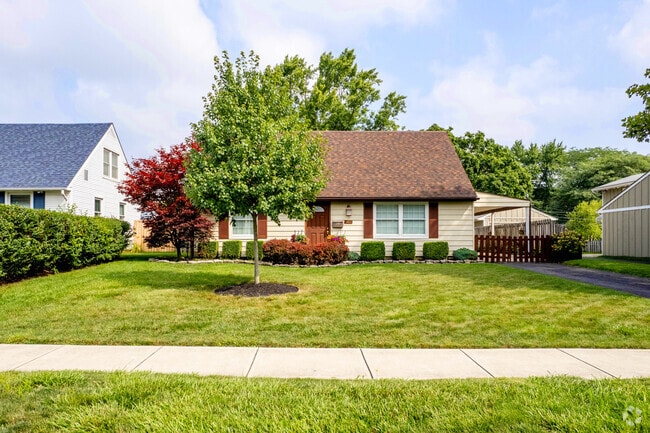 Single story traditional home are common in Lincoln Village.