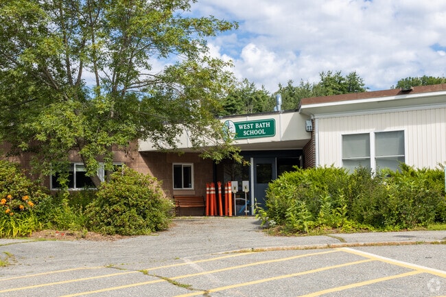 West Bath Elementary Schoolserves students from grades PK-5.