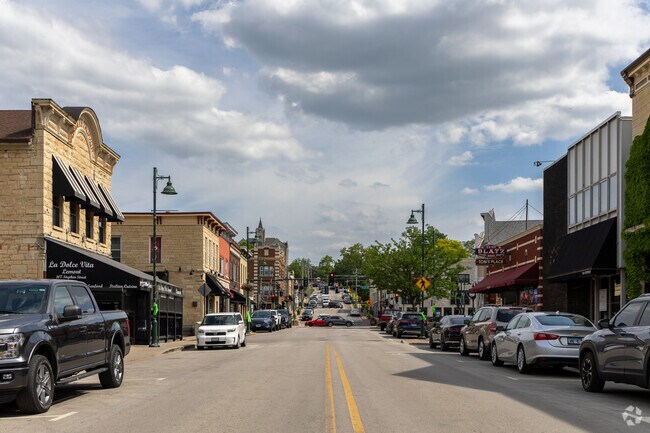 Lemont's downtown area features several roads lined with shops and restaurants.