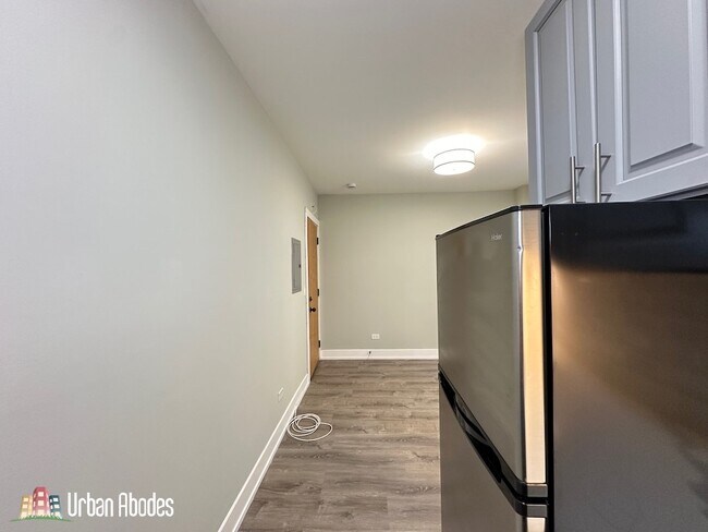 515 W Belmont Ave unit A09C, Chicago, IL 60657 - photo 6