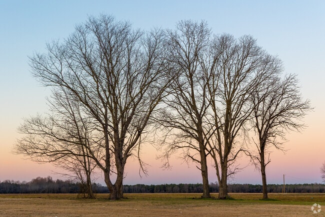 Rural settings are easy to enjoy just outside of the Clinton area.