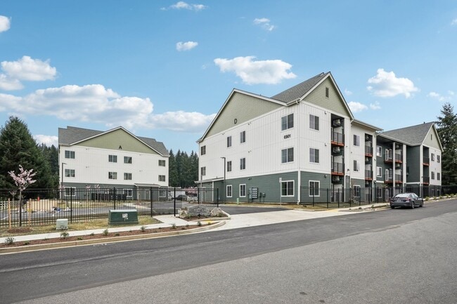 The Hamlet at Curtin Creek – Spacious Modern Living, Vancouver, WA 98686 - photo 2