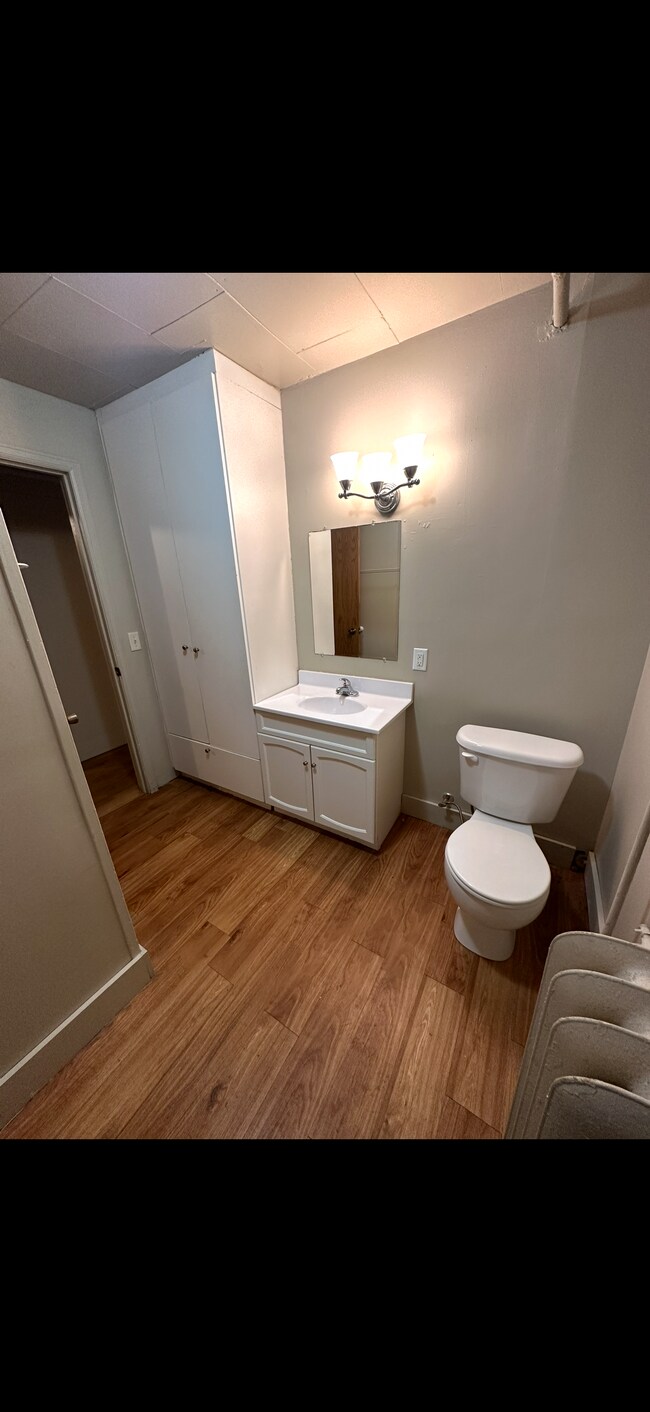 711 16th St NW unit 3, Minot, ND 58703 - photo 6