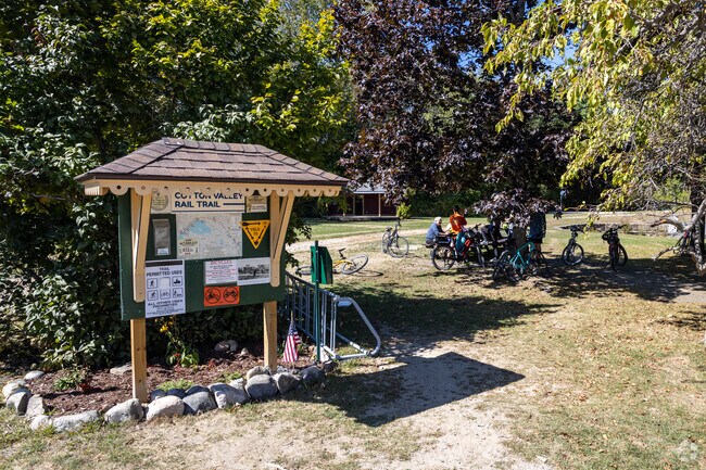 Turntable Park is a great spot in Wakefield, serving as both a recreational area and a nod to the town's rich railroad history, featuring an historic Boston & Maine Railroad turntable and a historical marker.