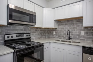 3200 Dalecrest Dr, Charlotte, NC 28269