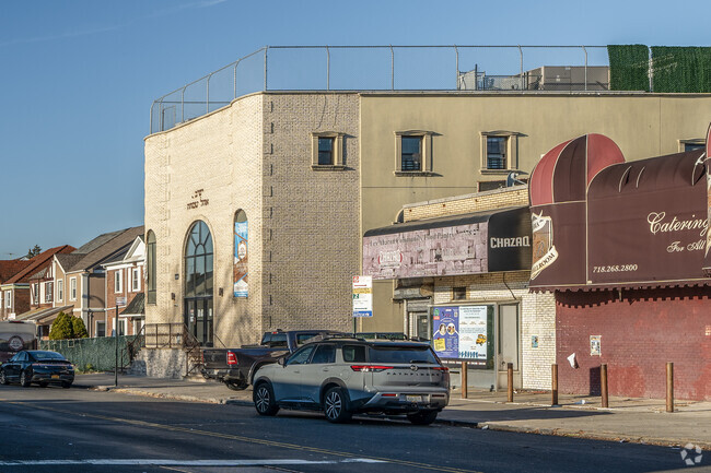 Midrash L'Man Achai is a private, all-boys, Jewish school.