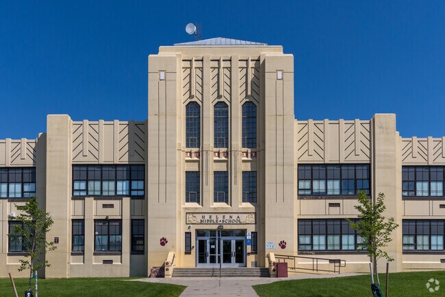 Helena Middle School offers a well-rounded curriculum for its students.