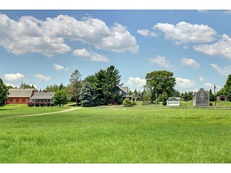 43 Serpentine Rd, Warren, RI 02885