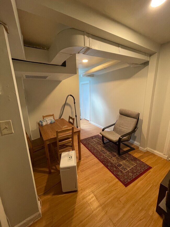 1013 St Paul St unit 4, Baltimore, MD 21202 - photo 2