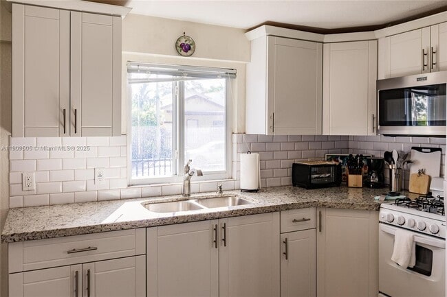 518 SW 15th Ave, Miami, FL 33135 - photo 4