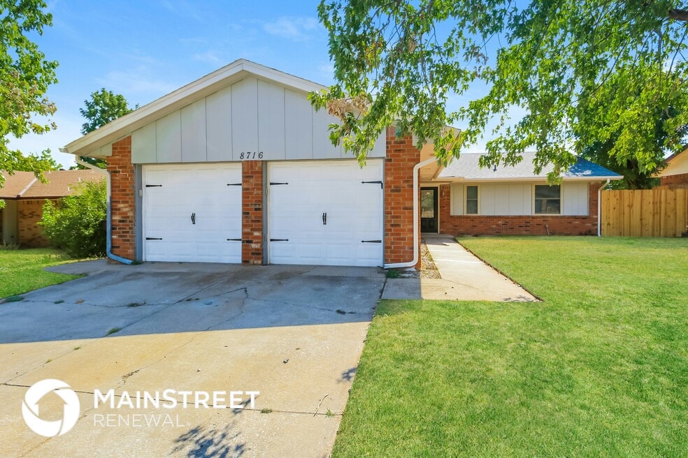 8716 Tracy Dr, Oklahoma City, OK 73132 - photo 1